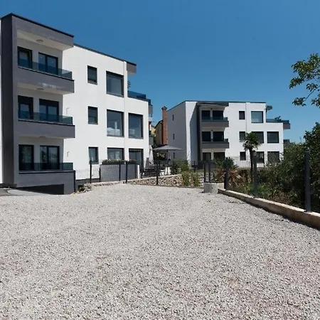 Apartman With Swimming Pool Bregi, Opatija - 26022 Klana
