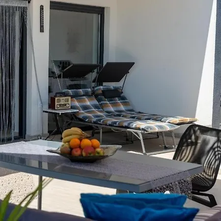 Apartman With Swimming Pool Bregi, Opatija - 26022 *