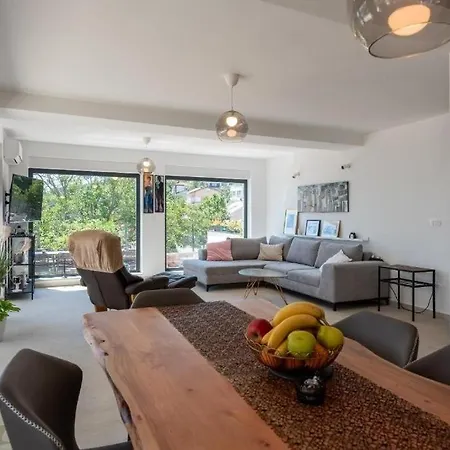 Apartment With Swimming Pool Bregi, Opatija - 26022